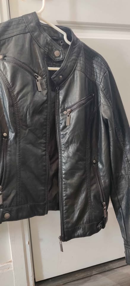 Women's Faux leather jacket - photo 2