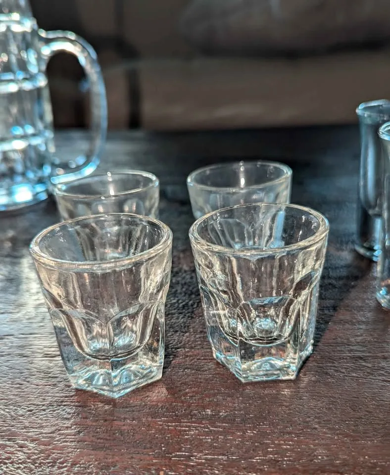 Set of 10+4 Bar Shot Glasses image indicator(2)
