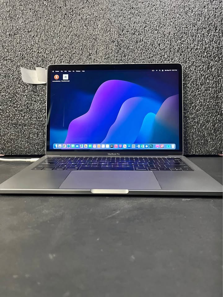 13” MacBook Pro 8GB 256SSD