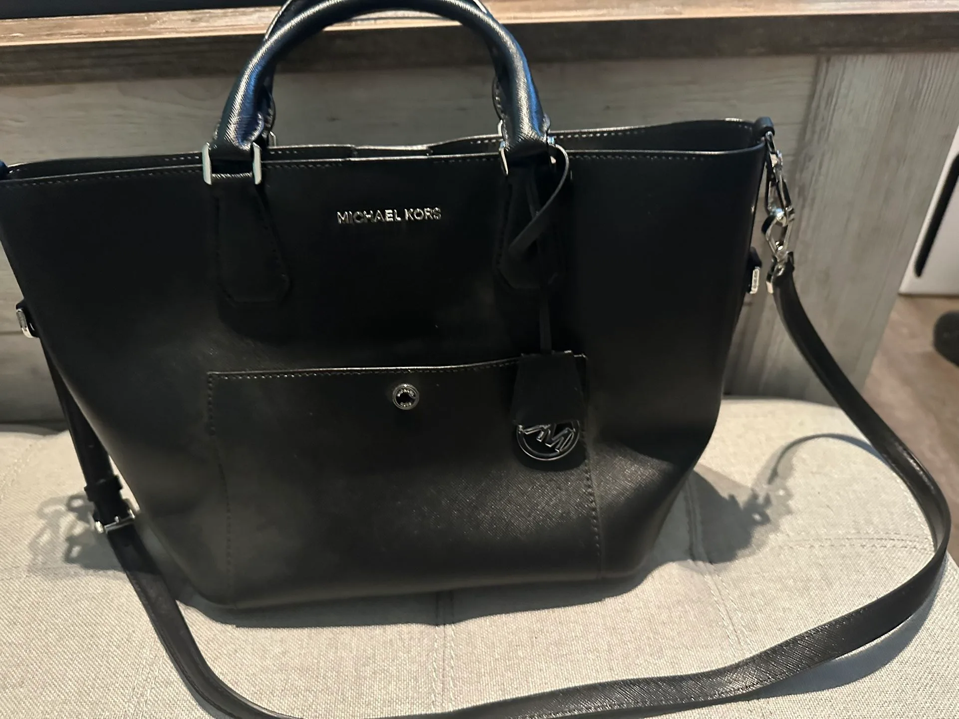 Micheal Kors Purse thumbnail