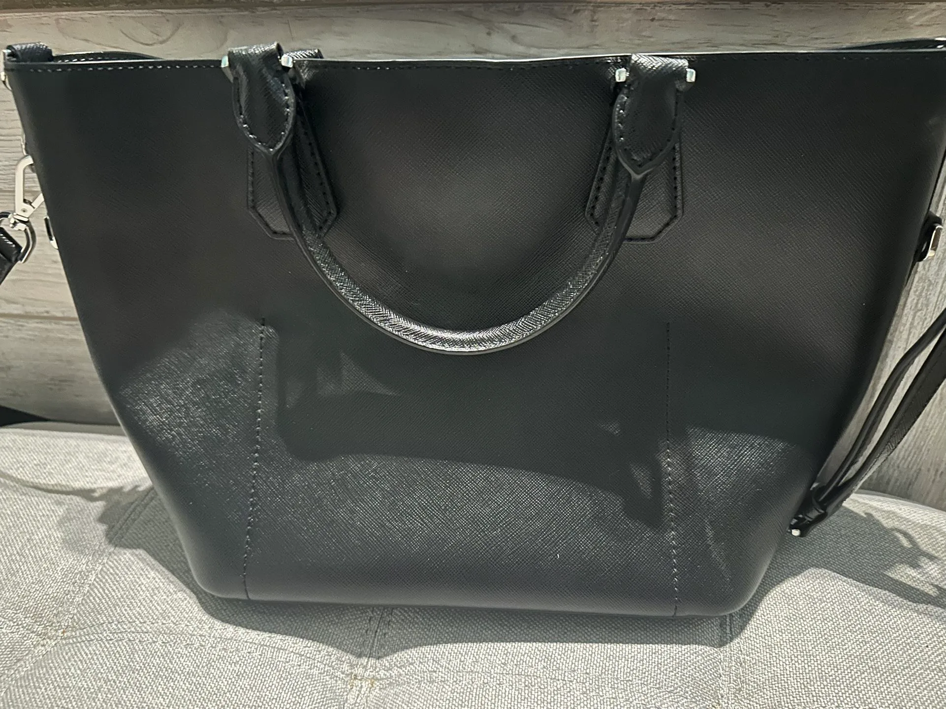 Micheal Kors Purse image indicator(2)