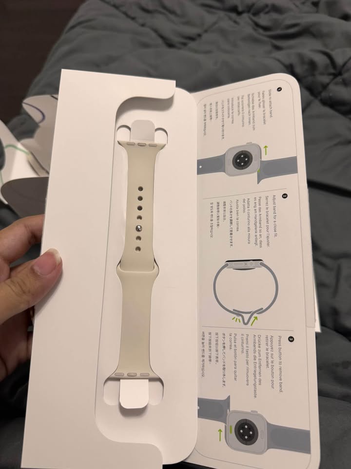 Apple Watch SE - 40mm - GPS - Starlight Aluminum Case - photo 4
