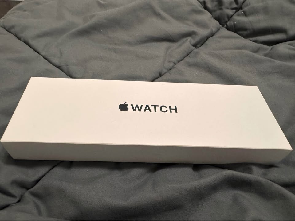 Apple Watch SE - 40mm - GPS - Starlight Aluminum Case - photo 5