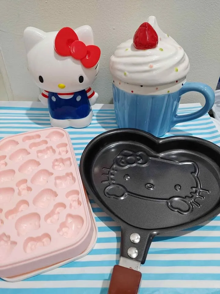 Hello Kitty Kitchen Set thumbnail