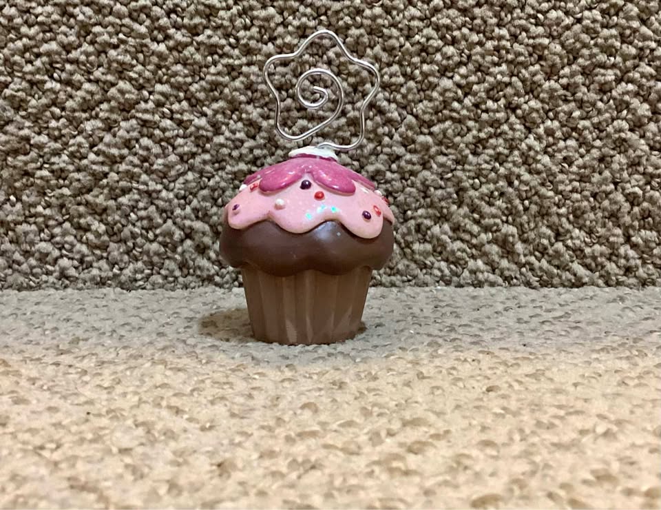 Cupcake photo holder