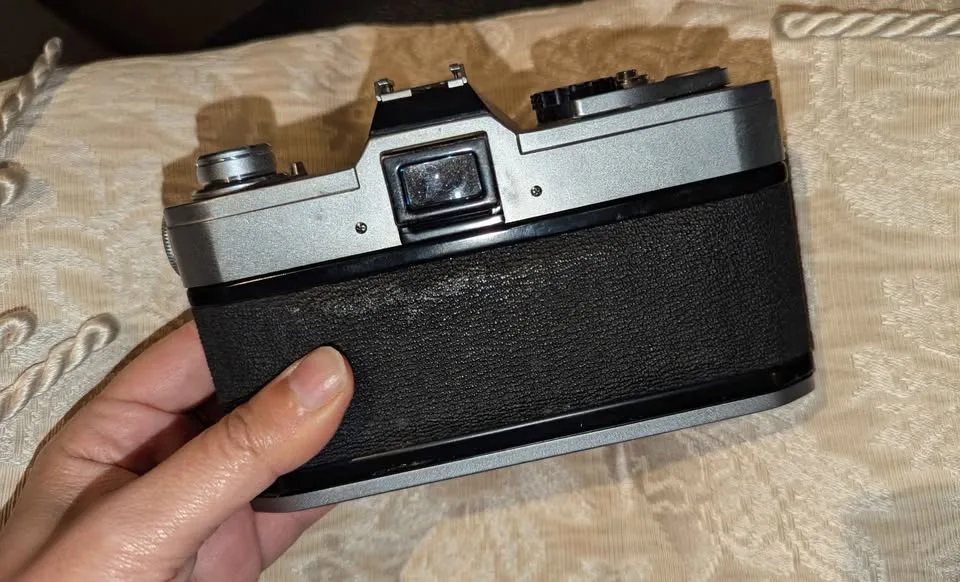 Canon FTb QL 35mm Film Camera + Canon FD 50mm f/1.8 Lens image indicator(2)