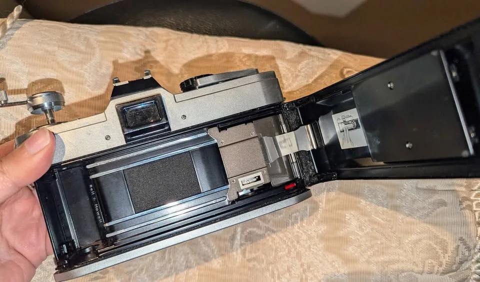 Canon FTb QL 35mm Film Camera + Canon FD 50mm f/1.8 Lens image indicator(5)