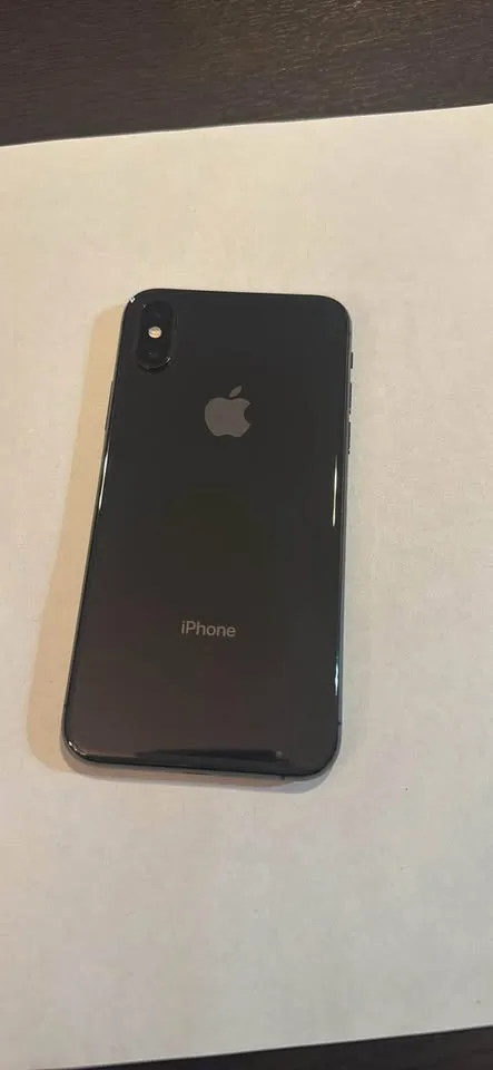 iPhone Xs Max, Unlocked 256 GB Space Gray 10/10 battery 80% image indicator(2)