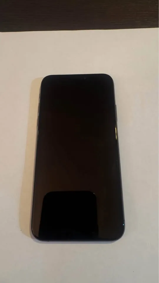 iPhone Xs Max, Unlocked 256 GB Space Gray 10/10 battery 80% image indicator(4)