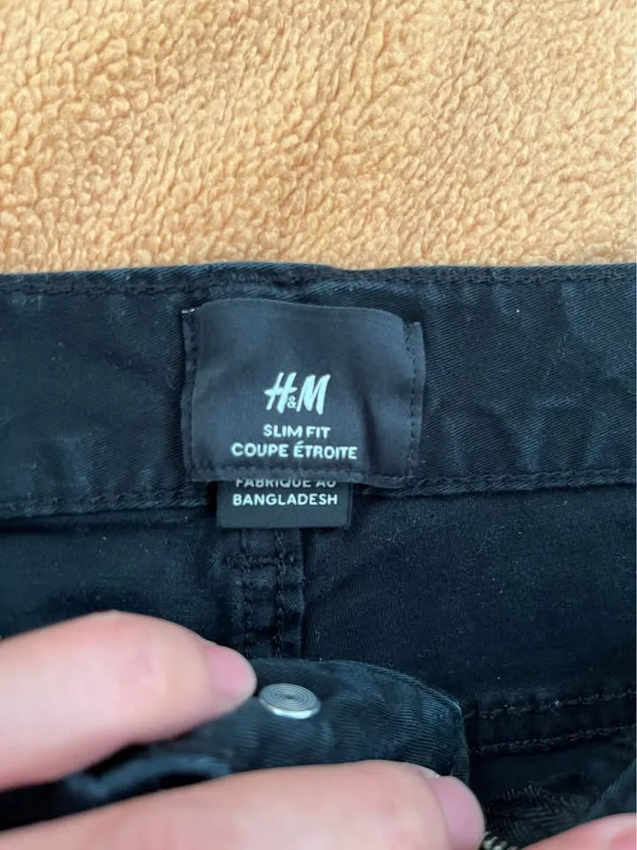 H&M Black Jean image indicator(2)