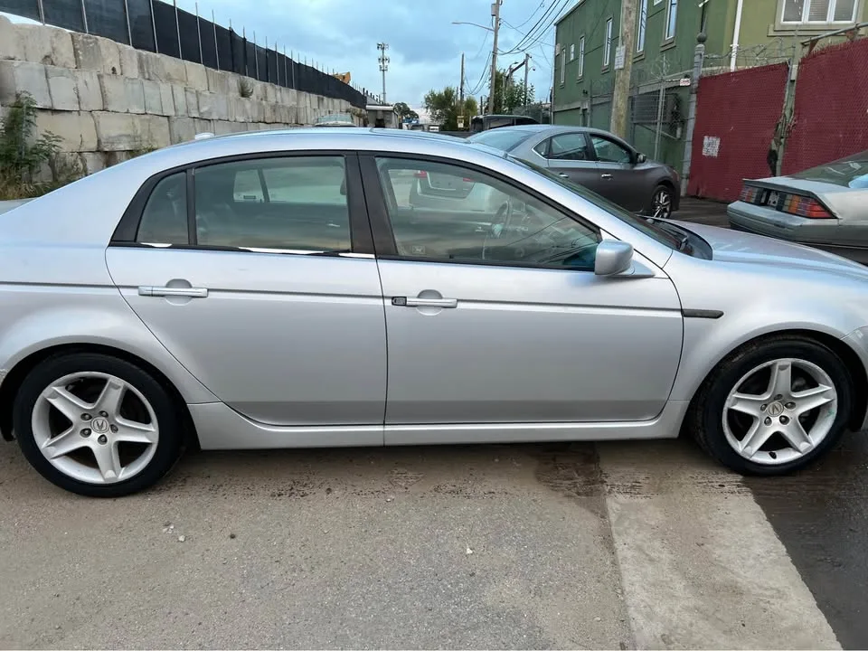 2004 Acura TL · 3.2 Sedan 4D image indicator(4)