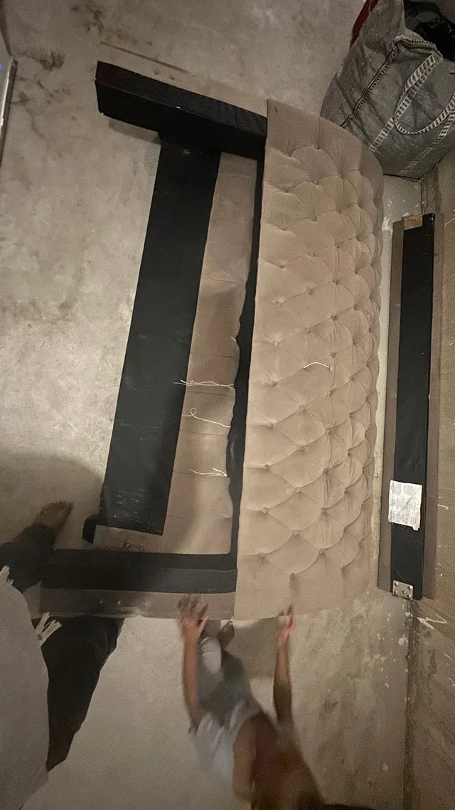 Tufted Headboard image indicator(2)