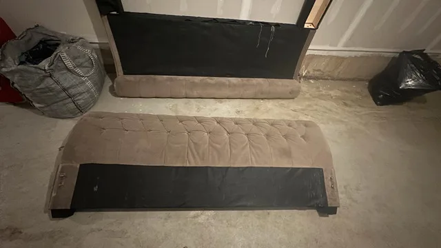 Tufted Headboard image indicator(3)