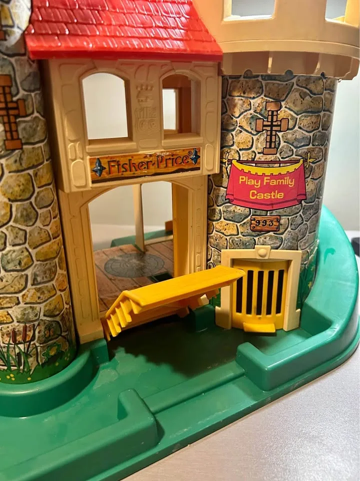 Fisher-Price Play Family Castle #993 (1974) image indicator(8)