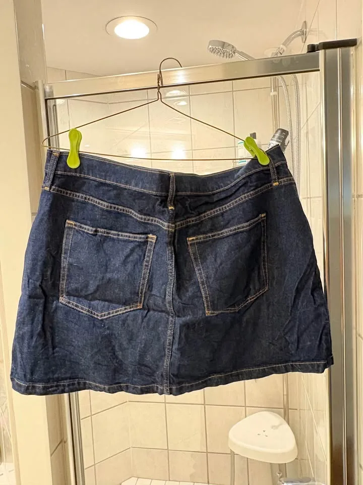 Womens The Gap Denim Mini Skirt - size 33/16 image indicator(2)