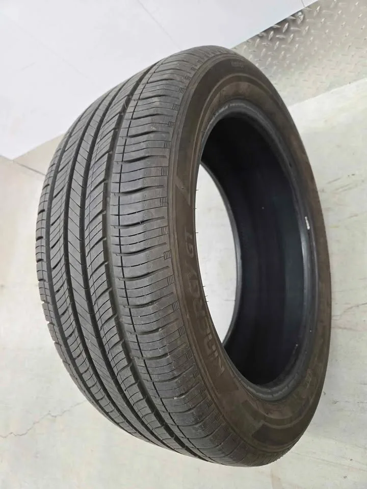 Hankook Kinergy GT Tire- 235/50R19 image indicator(3)