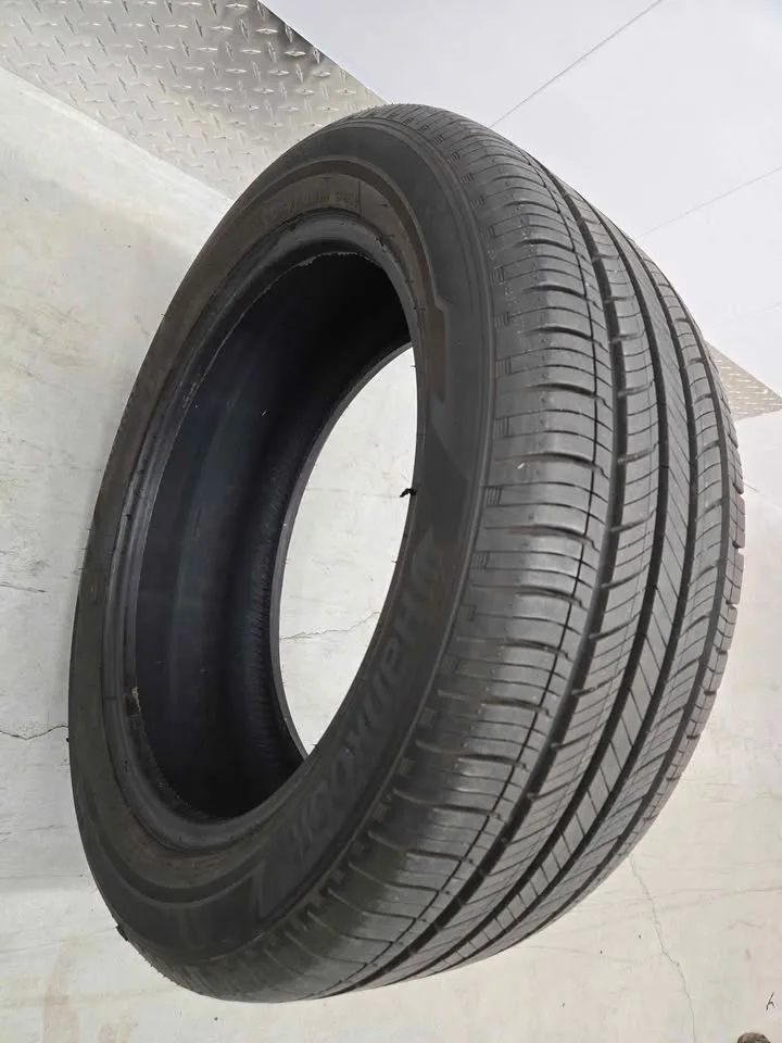 Hankook Kinergy GT Tire- 235/50R19 image indicator(4)