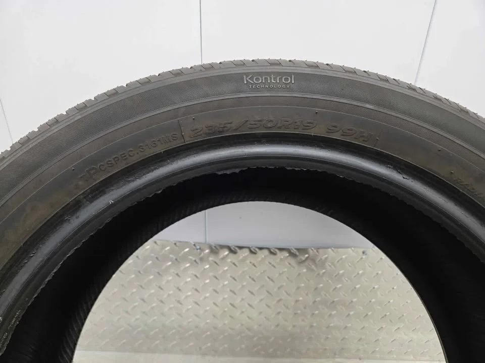 Hankook Kinergy GT Tire- 235/50R19 image indicator(8)