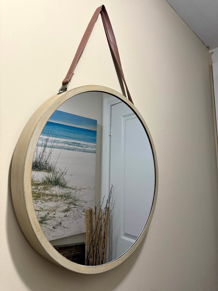Round Mirror