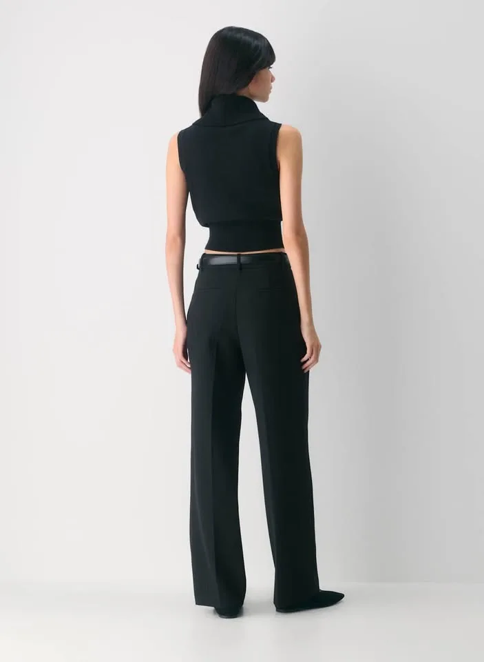 Aritzia Freda Sweater Size M NWT image indicator(2)