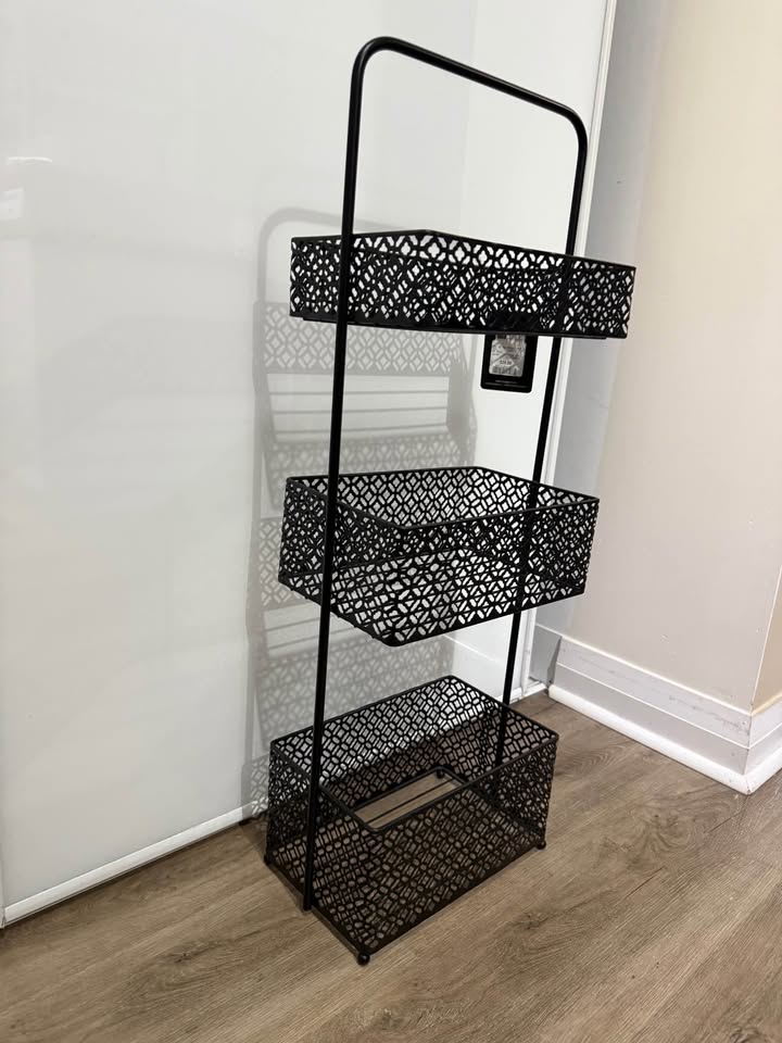 Black Metal 3-Tier Basket Stand - photo 3