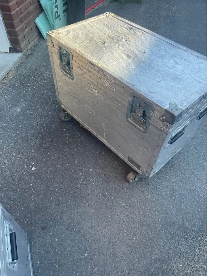 Trunks for trade shows image indicator(6)