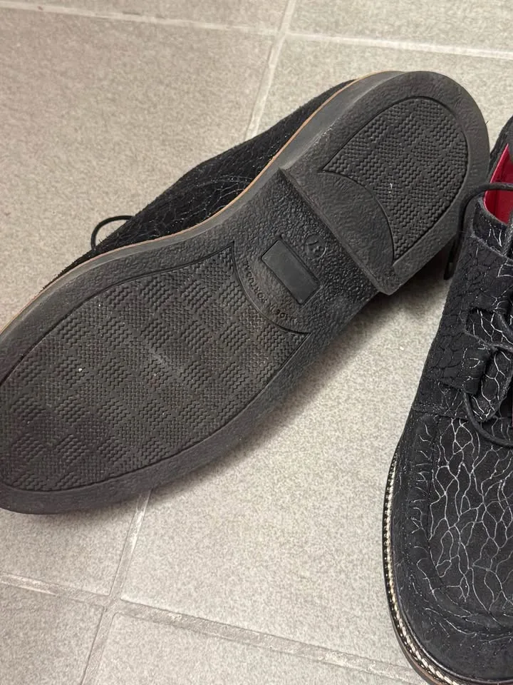 Leather women shoes image indicator(2)