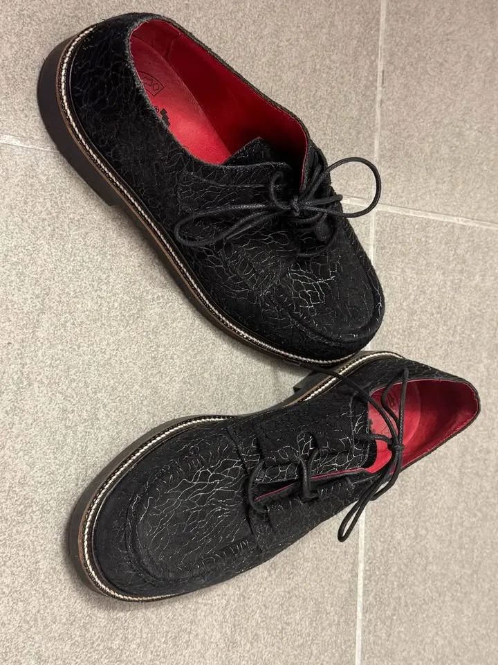 Leather women shoes image indicator(4)