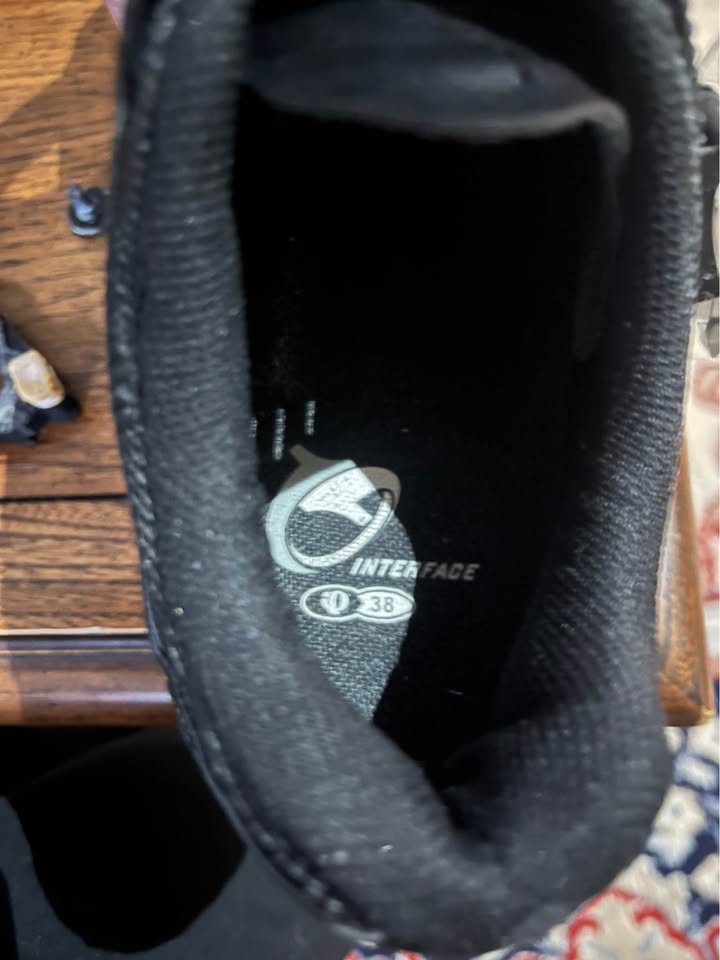 Pearl Izumi Cycling Shoes—size 38 with cleats - photo 5