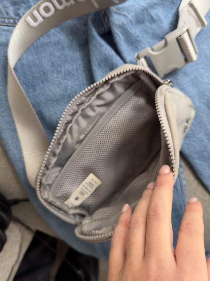 Lululemon belt bag - photo 2
