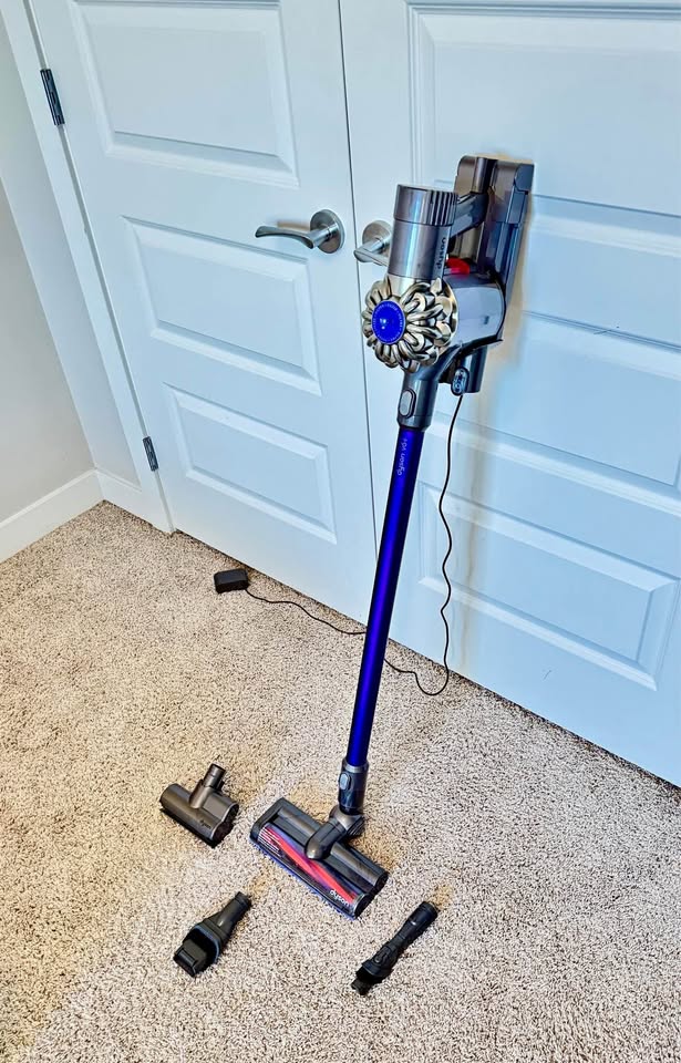 Dyson V6+ (DC62) - Dyson Cordless Vacuum - Dyson V6 Stick Vacuum