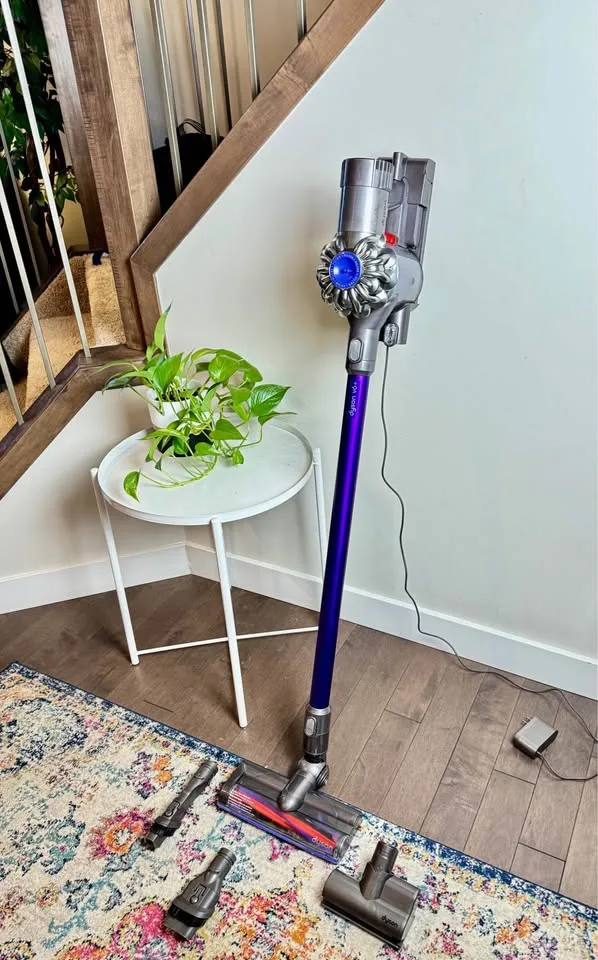 Dyson V6+ (DC62) - Dyson Cordless Vacuum - Dyson V6 Stick Vacuum image indicator(2)