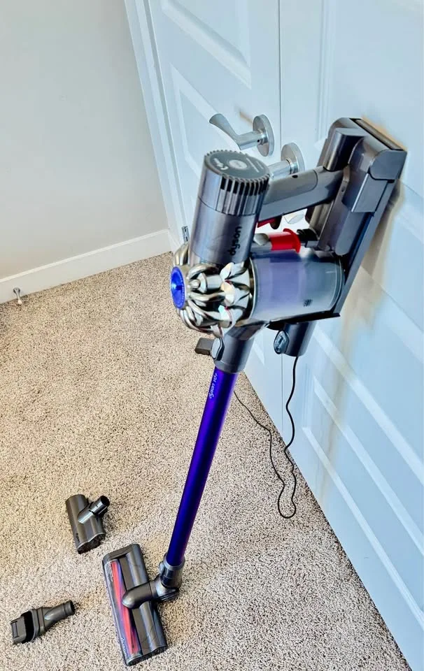 Dyson V6+ (DC62) - Dyson Cordless Vacuum - Dyson V6 Stick Vacuum image indicator(3)
