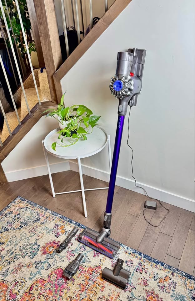 Dyson V6+ (DC62) - Dyson Cordless Vacuum - Dyson V6 Stick Vacuum - photo 4