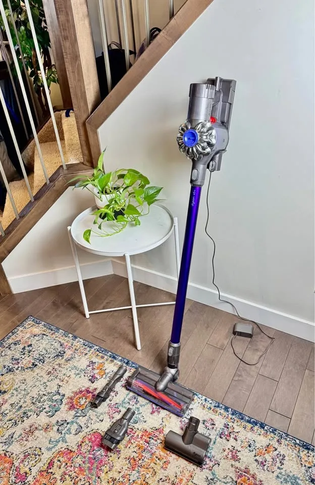 Dyson V6+ (DC62) - Dyson Cordless Vacuum - Dyson V6 Stick Vacuum image indicator(4)