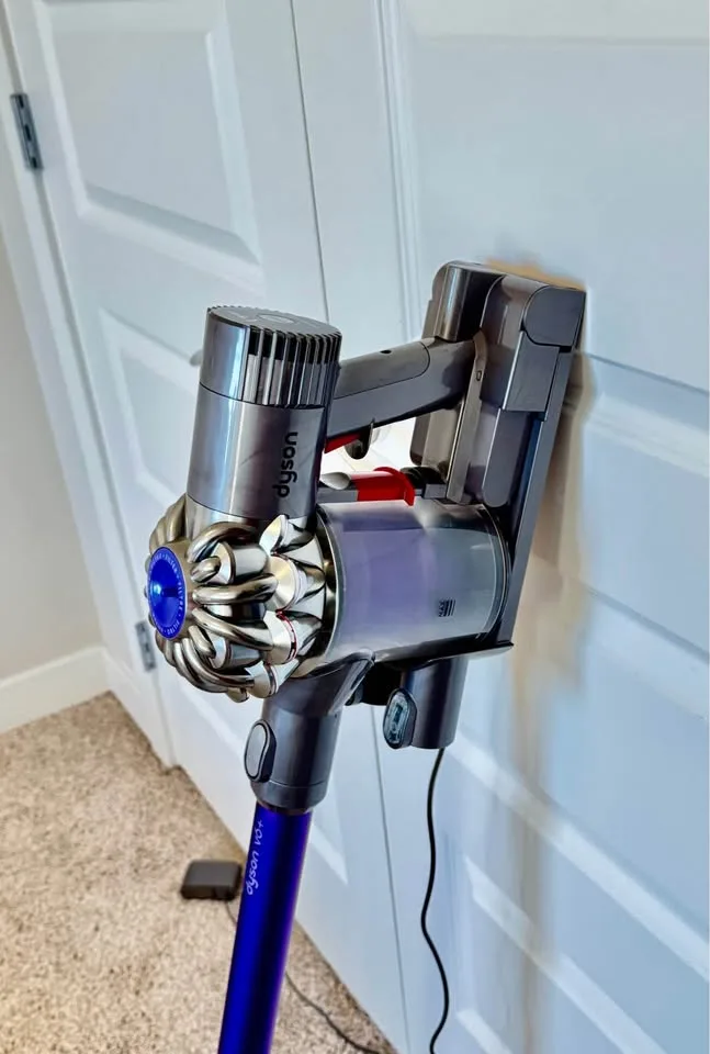 Dyson V6+ (DC62) - Dyson Cordless Vacuum - Dyson V6 Stick Vacuum image indicator(7)