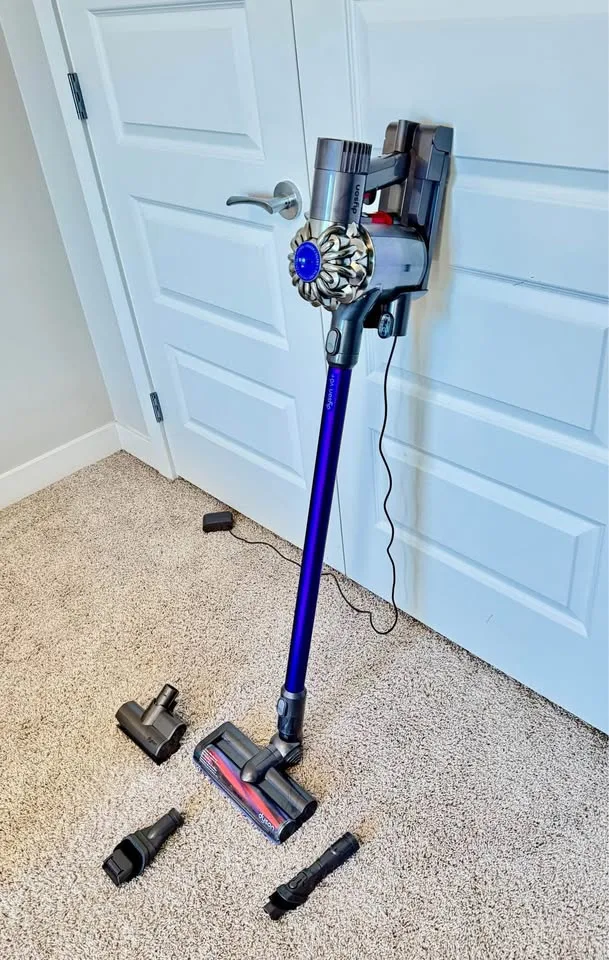 Dyson V6+ (DC62) - Dyson Cordless Vacuum - Dyson V6 Stick Vacuum image indicator(10)