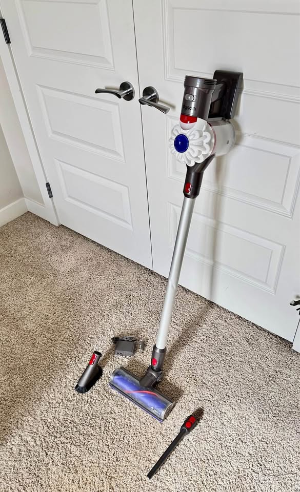Dyson V7 Vacuum - New Battery - Dyson Stick Vacuum Cleaner