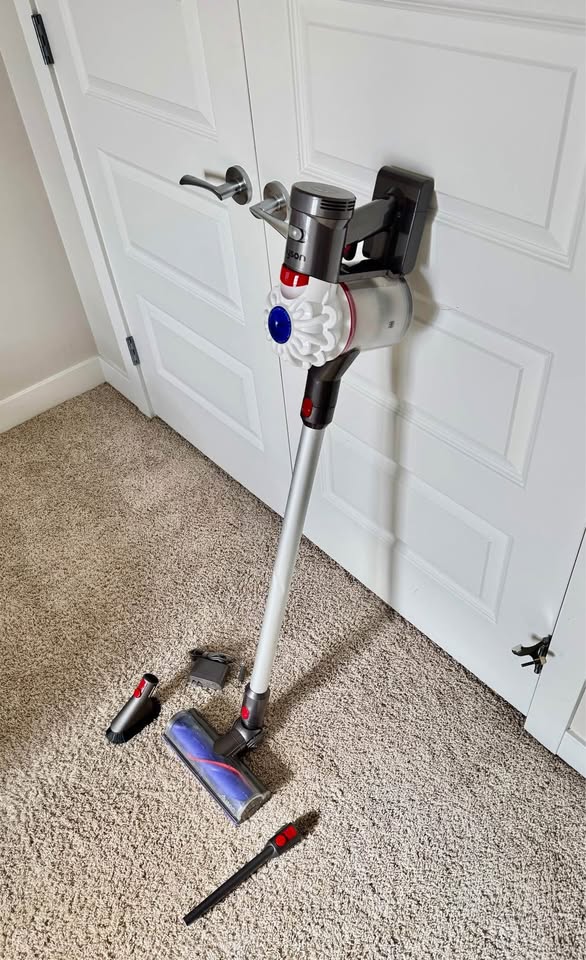 Dyson V7 Vacuum - New Battery - Dyson Stick Vacuum Cleaner - photo 2