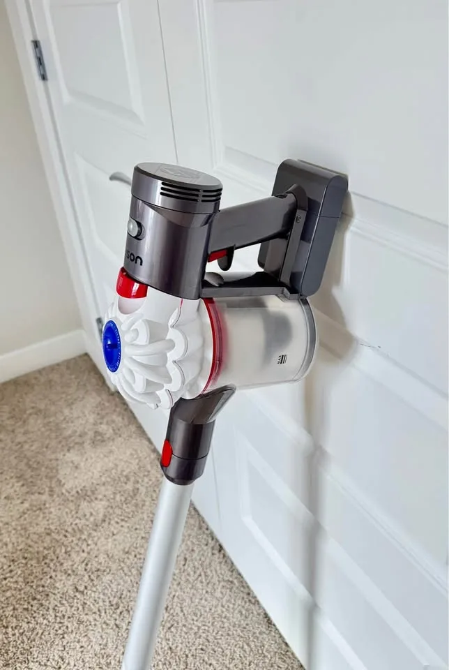 Dyson V7 Vacuum - New Battery - Dyson Stick Vacuum Cleaner image indicator(4)