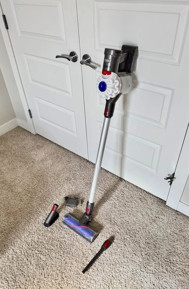 Dyson V7 Vacuum - New Battery - Dyson Stick Vacuum Cleaner image indicator(6)