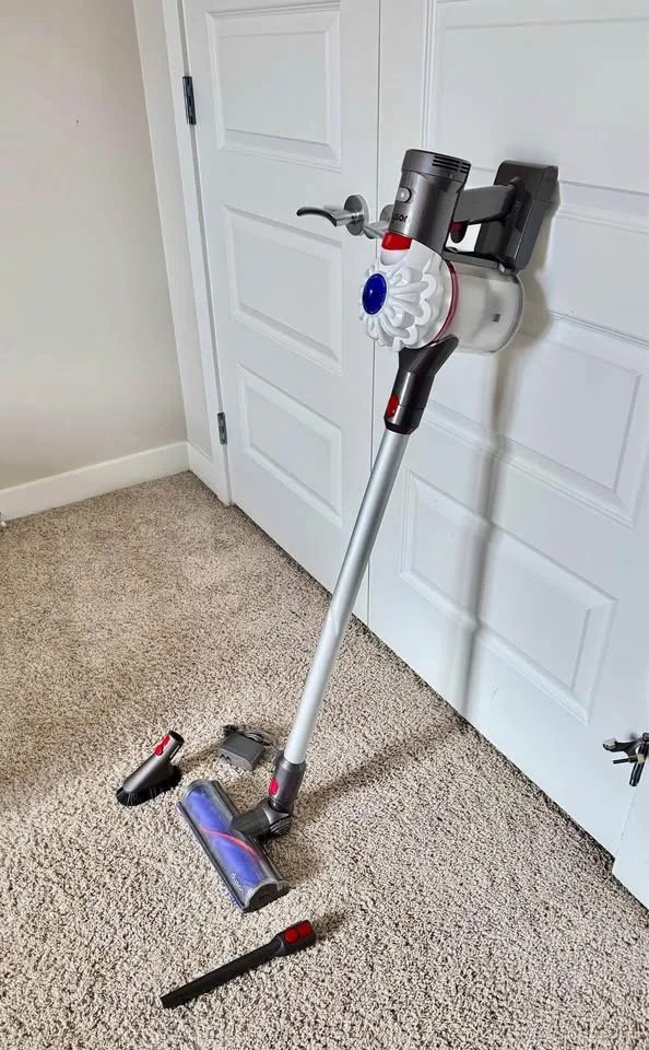 Dyson V7 Vacuum - New Battery - Dyson Stick Vacuum Cleaner image indicator(10)