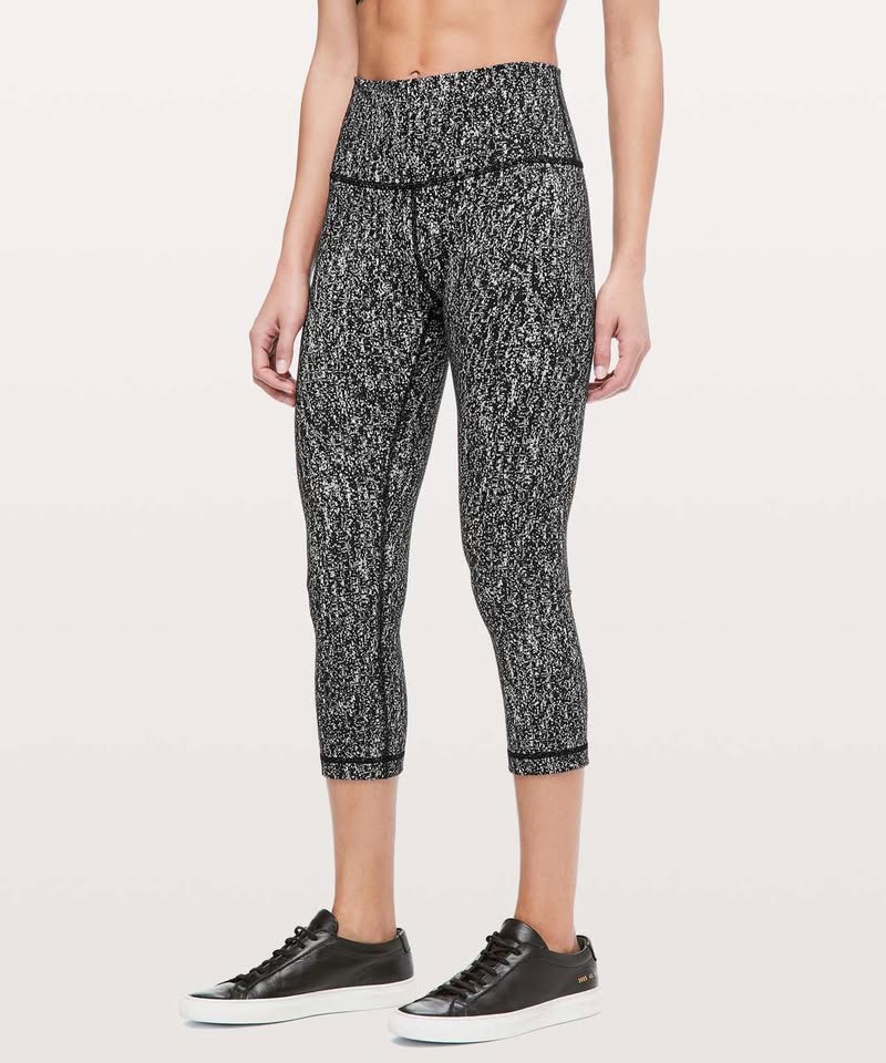 LULULEMON HI RISE WUNDER UNDER CROP...size 6... - photo 2