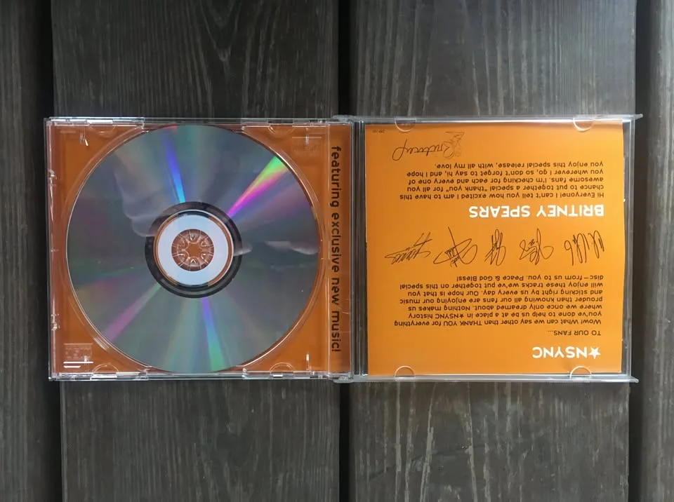 *NSYNC & Britney Spears CD - Like New image indicator(9)