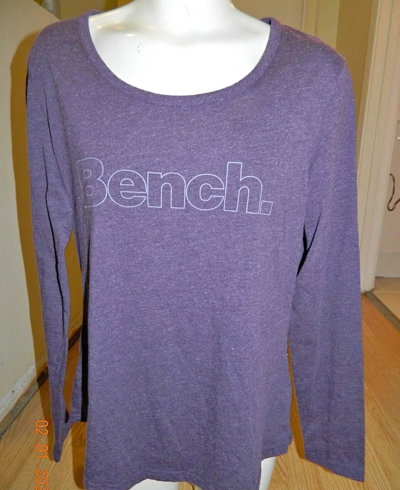 WOMENS BENCH LONG SLEEVE SIZE M...EUC.