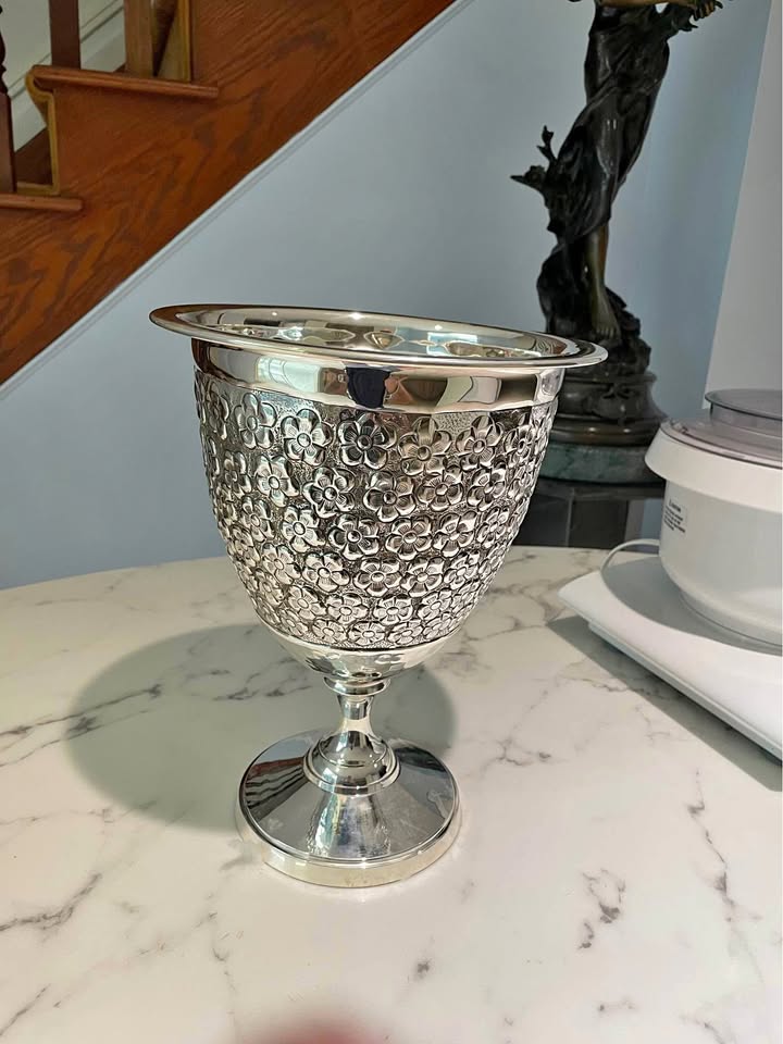 Silver plated vase/ice bucket