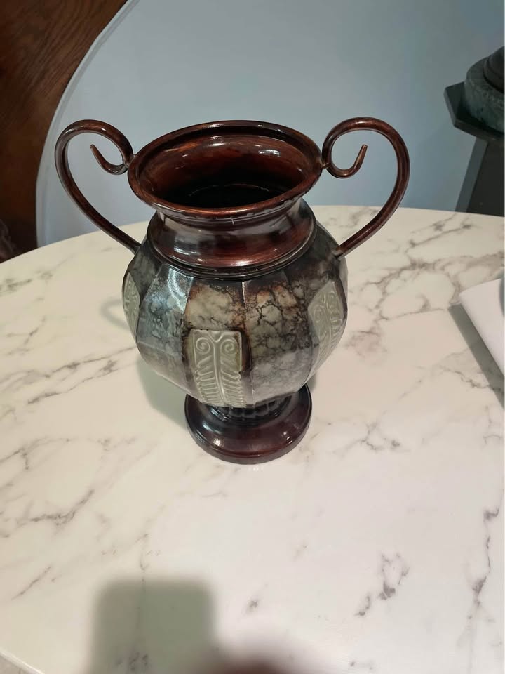 Metal vase - photo 2