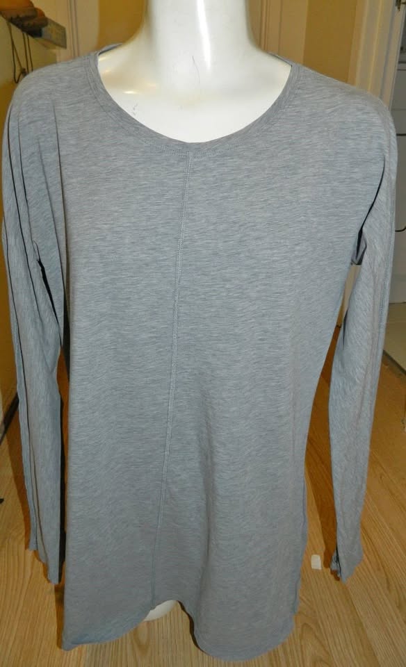 LULULEMON SUPERB LONG SLEEVE...size 10...EUC.
