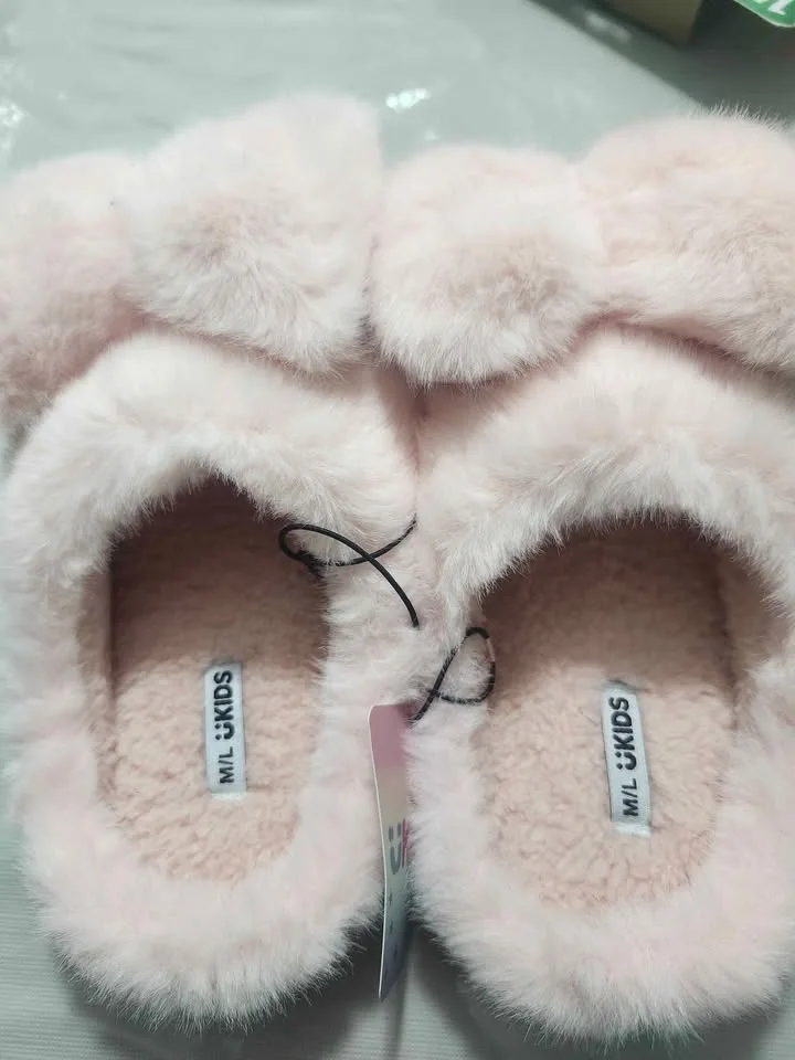 🩷 Fluffy Pink UKIDS Slippers – For Girls (7–10 Years) 🩷 image indicator(3)