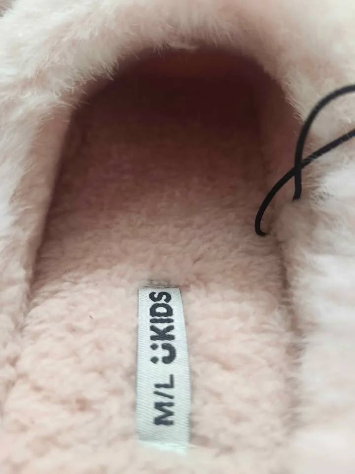 🩷 Fluffy Pink UKIDS Slippers – For Girls (7–10 Years) 🩷 image indicator(4)